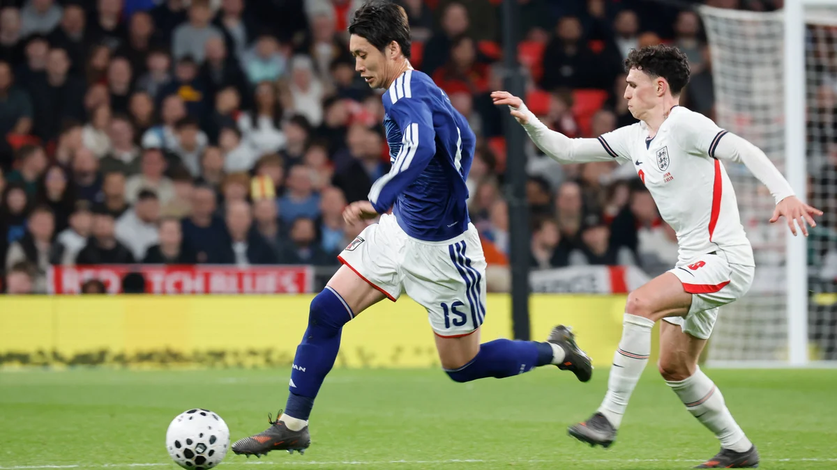 Tape Chaos at Selhurst Park: Palace Fans' Wild Antics Delay Kick-Off in Premier League Farce