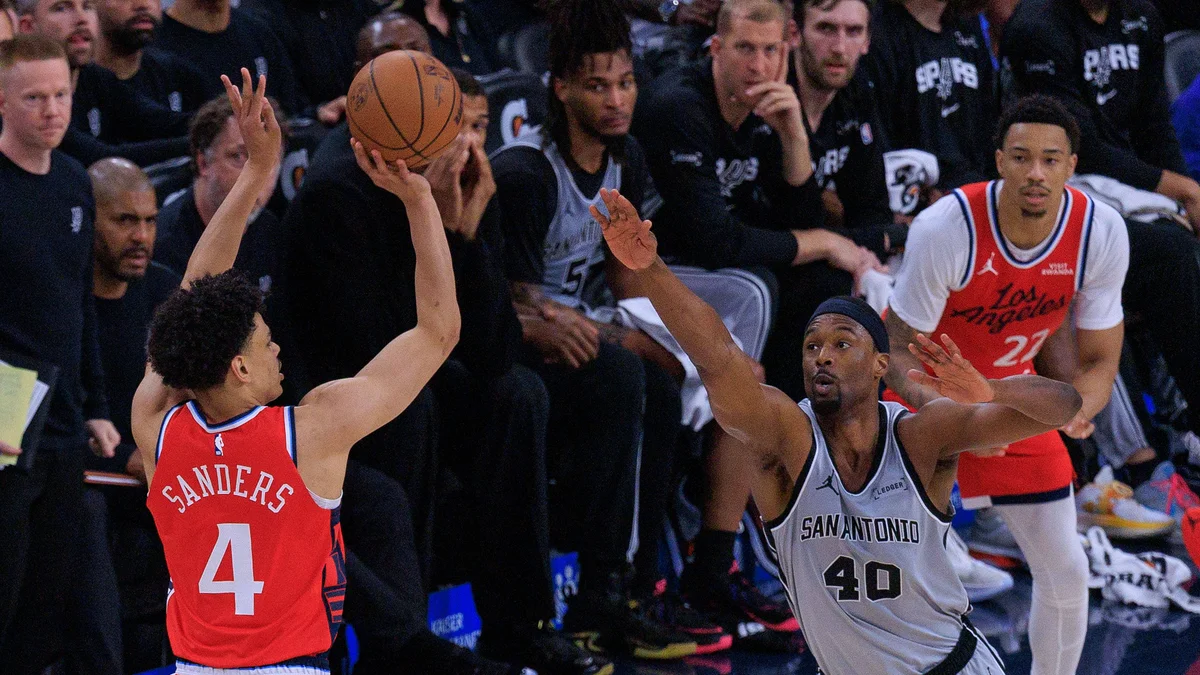 Barnes, Kornet lose track of championship rings as Spurs chase history