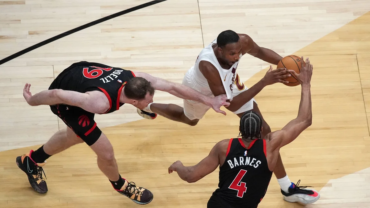 Raptors Edge Cavaliers 93-89, Even Series at 2-2 in Eastern Conference Battle