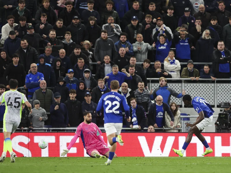 Everton Demands £35M for Barry as Bundesliga Giants Leipzig, Hoffenheim Vie
