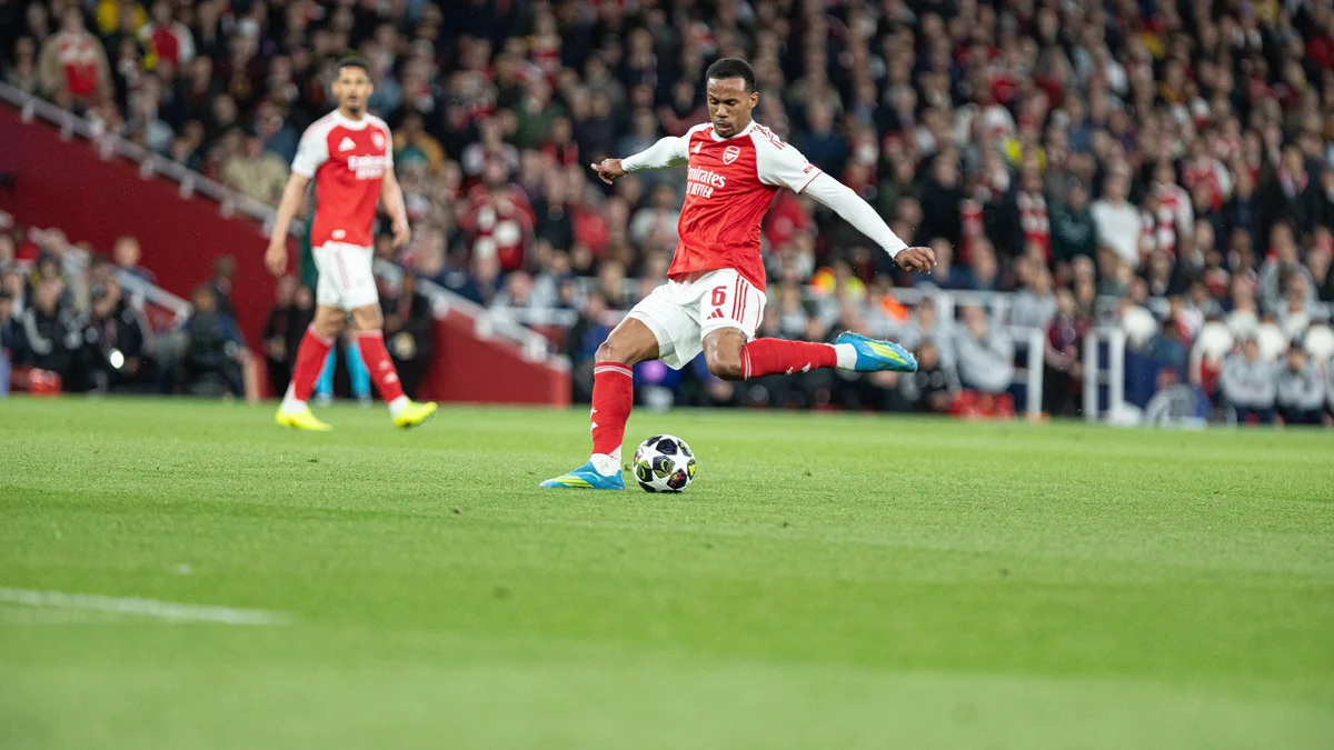 Arsenal's Double Dream Sparks Invincibles Debate Amid Historic Season