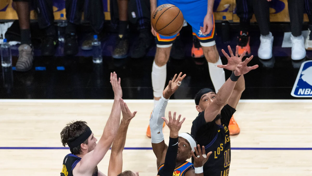 Gilgeous-Alexander's 30 Points Propel Thunder to Game 2 Win, Even Series