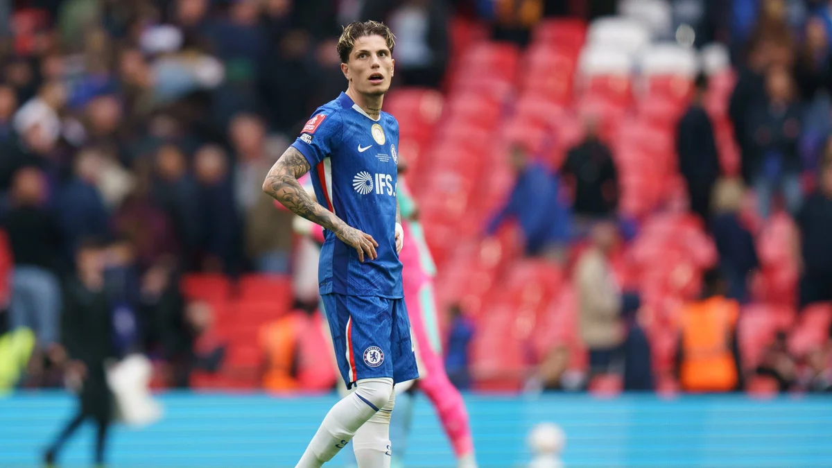 Roma Pursues Premier League Wingers Garnacho and Summerville in Transfer Push