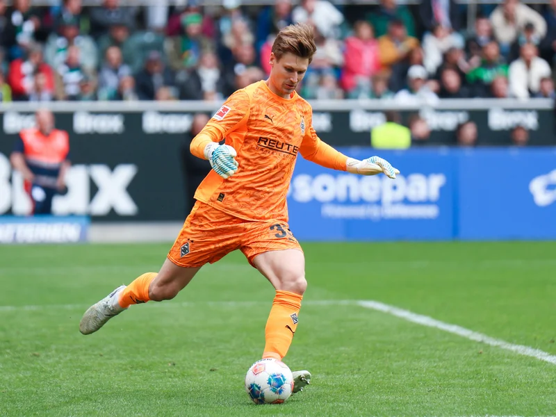 Aston Villa miss cut-price window for Gladbach keeper Moritz Nicolas