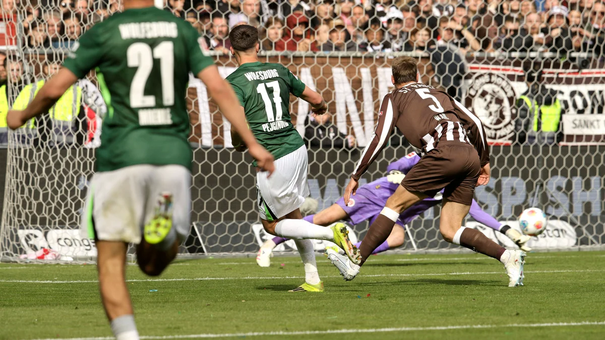 VfL Wolfsburg Bolsters Defense with Hauke Wahl Signing from St. Pauli