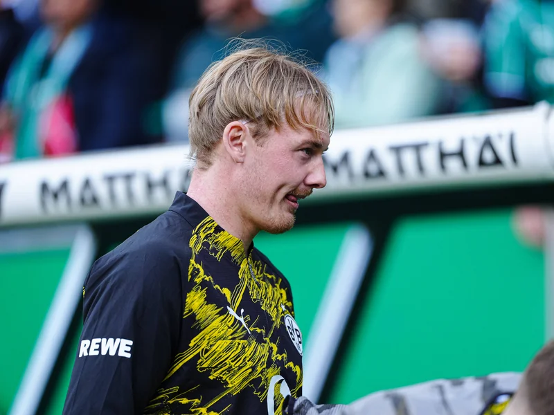 Leeds United Explores Free Transfer for Borussia Dortmund's Julian Brandt