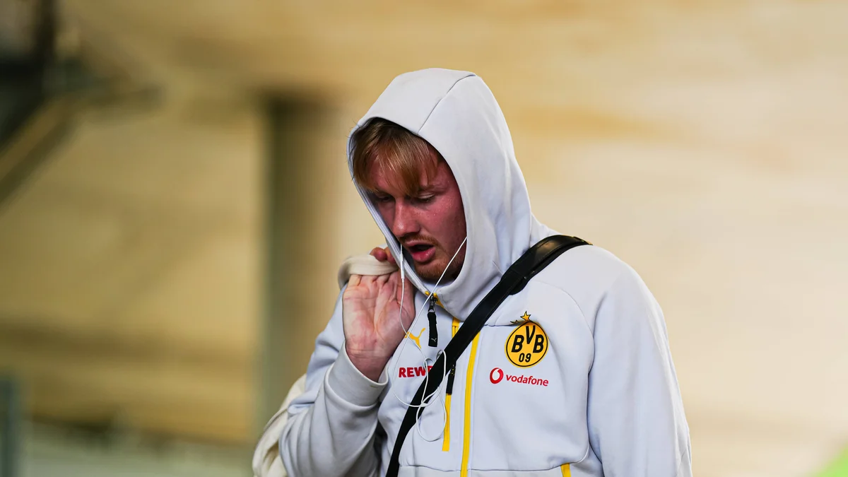 Leeds' Brandt Pursuit Hits Snag as Champions League Rivals Emerge