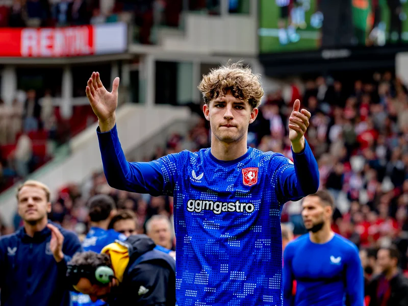 Bayern Munich join Ruud Nijstad chase as Frankfurt plan opening bid