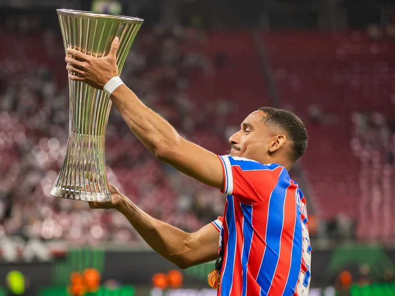 Chelsea Pursue Maxence Lacroix as Crystal Palace Weighs Defender's Future
