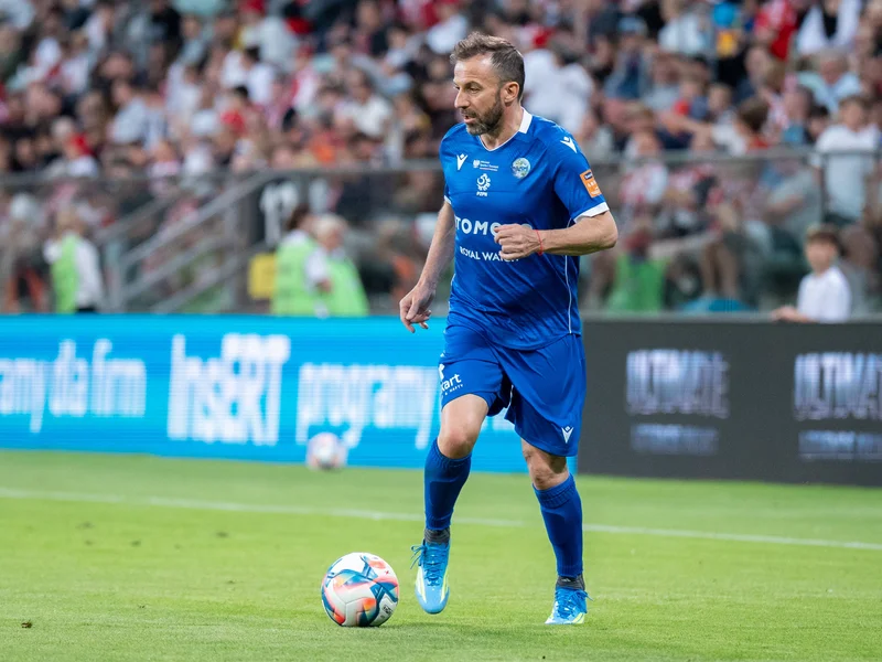 Del Piero Offers Measured Support to Juventus Amidst Challenging Season