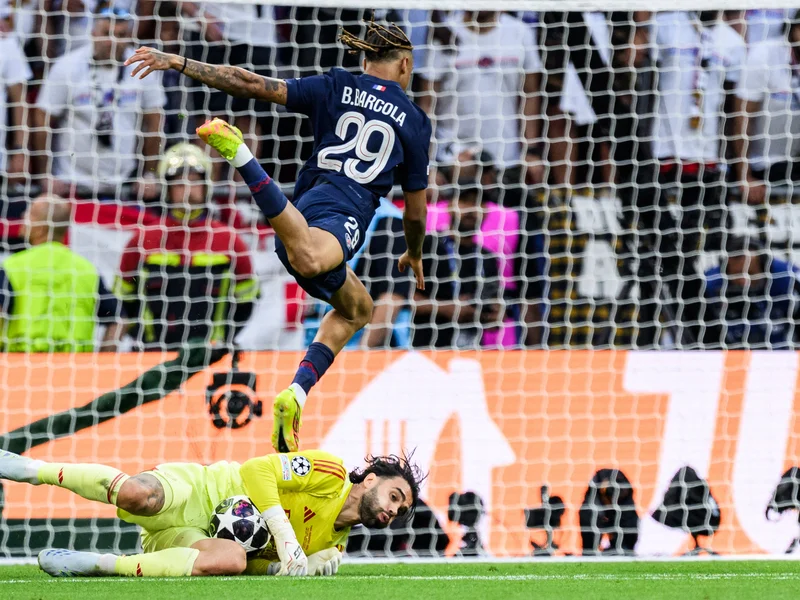 Arsenal Targets €80m Left-Winger to Bolster Squad After Premier League Title