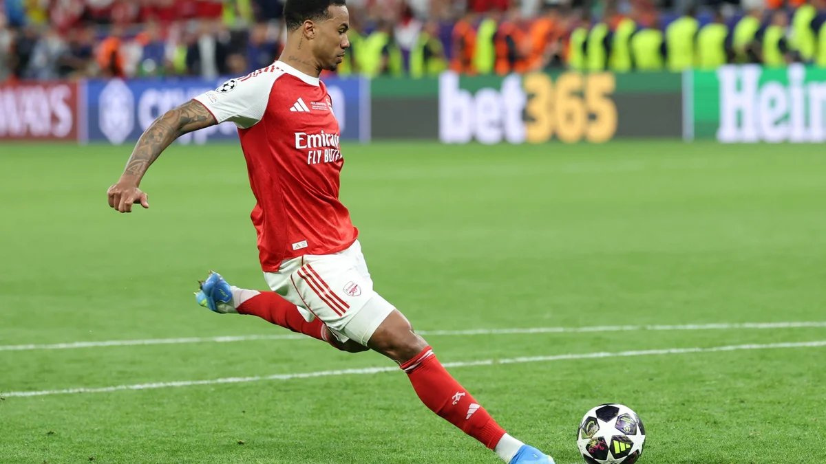 Arsenal Fans Rally Behind Gabriel After Champions League Final Penalty Miss