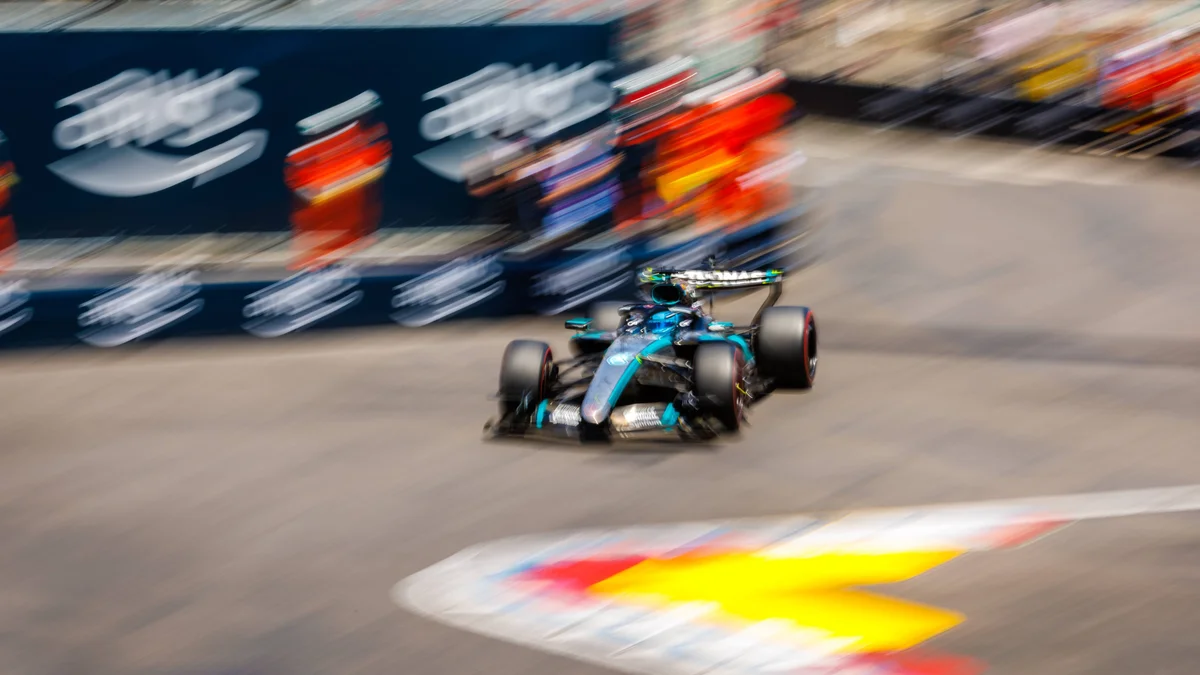 Russell Struggles with New Mercedes Car, Cites Driving Style Mismatch