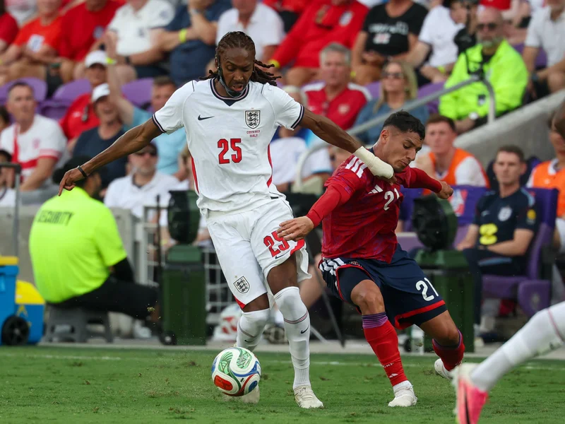 Inter Milan Lead Race for Djed Spence After Talks with Tottenham Defender