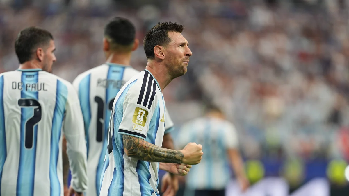 Messi Breaks World Cup Scoring Record as Argentina Tops Group J