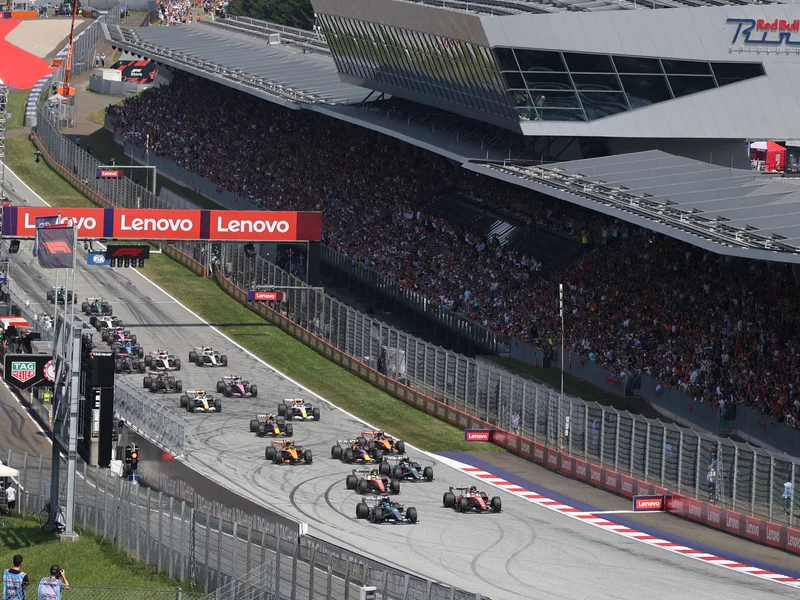Webber Dismisses Piastri McLaren Exit Rumors Amid Verstappen Speculation
