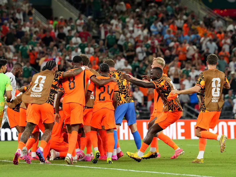Liverpool Leads Race for Geertruida Amidst Bundesliga Defensive Search