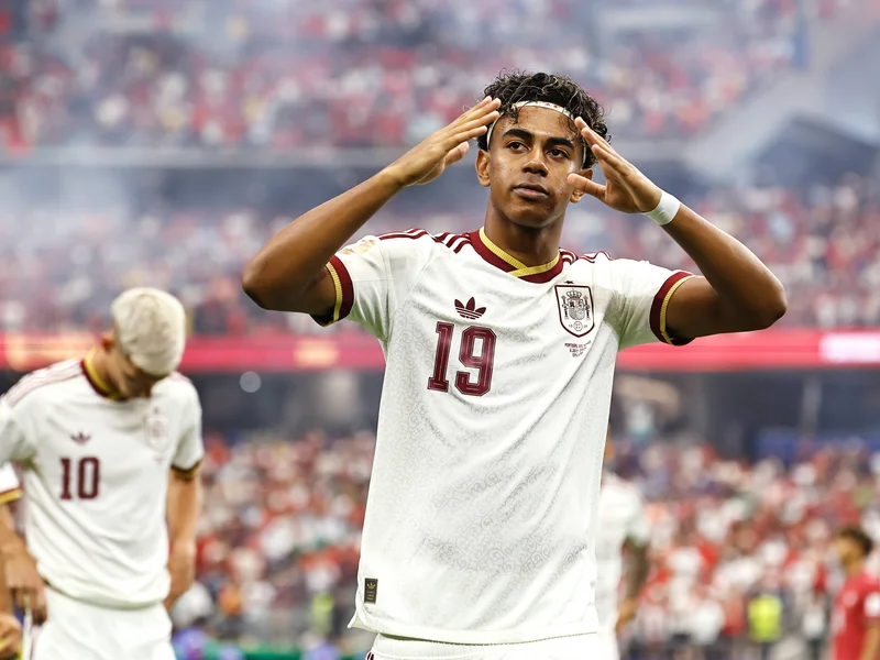 Lamine Yamal's Younger Brother Keyne Captures World Cup Hearts from Stands