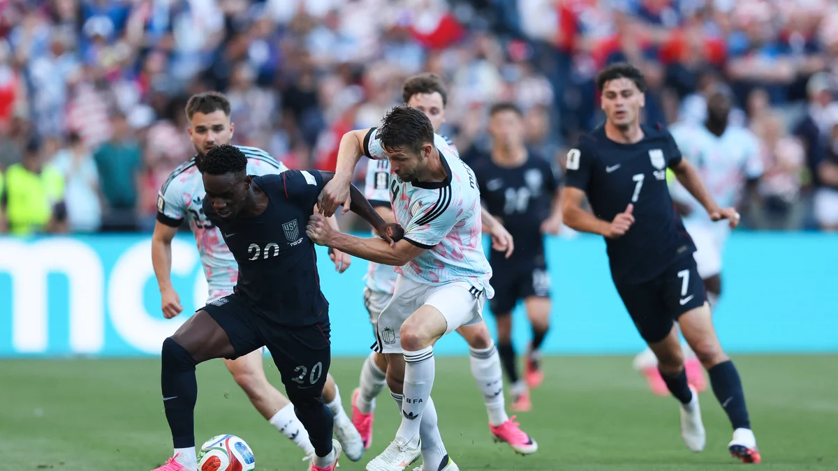 Fenerbahce Enters Race for Balogun, Challenging Tottenham's Pursuit