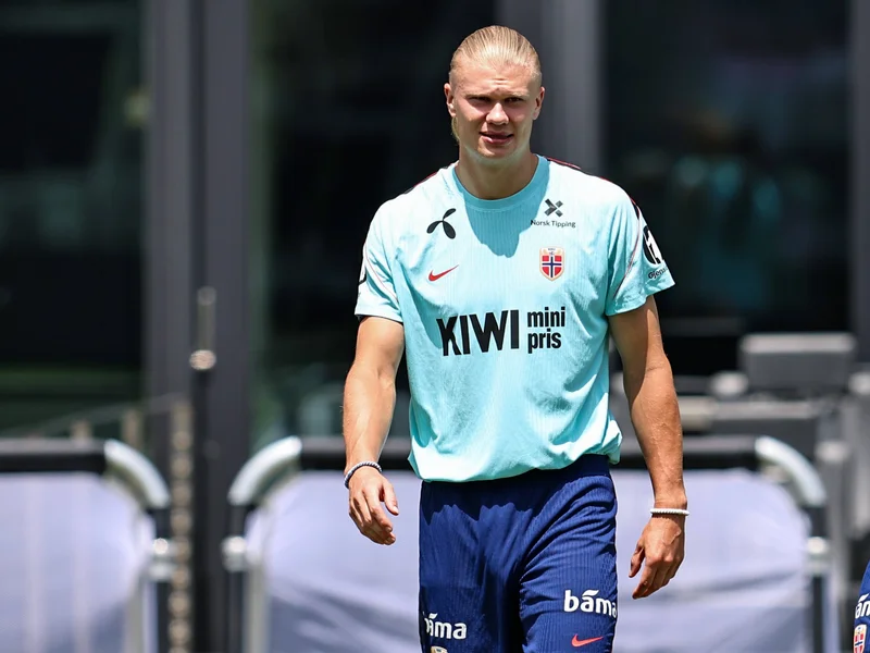 England Prepares for Historic World Cup Quarter-Final Clash with Norway