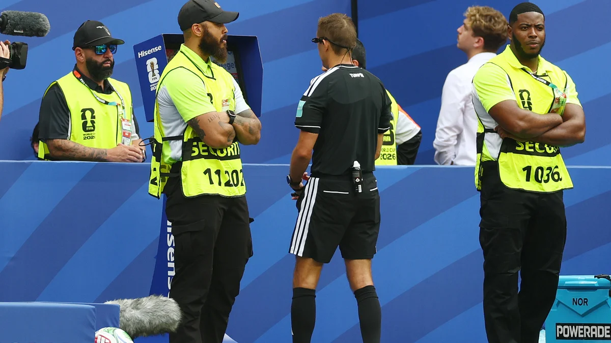 Erling Haaland and Michael Jordan Meet, Fans React to Iconic Height Comparison