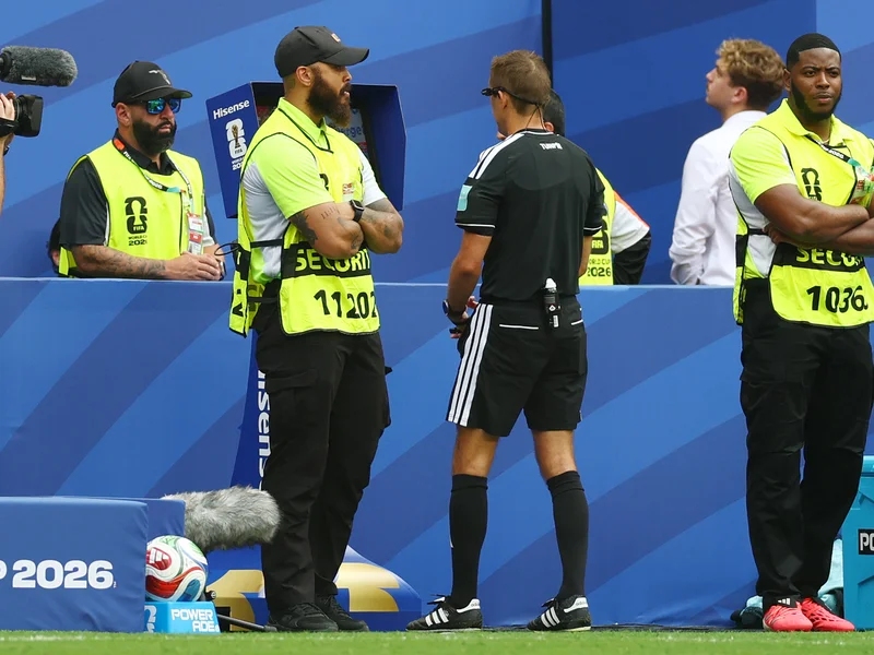 Erling Haaland and Michael Jordan Meet, Fans React to Iconic Height Comparison