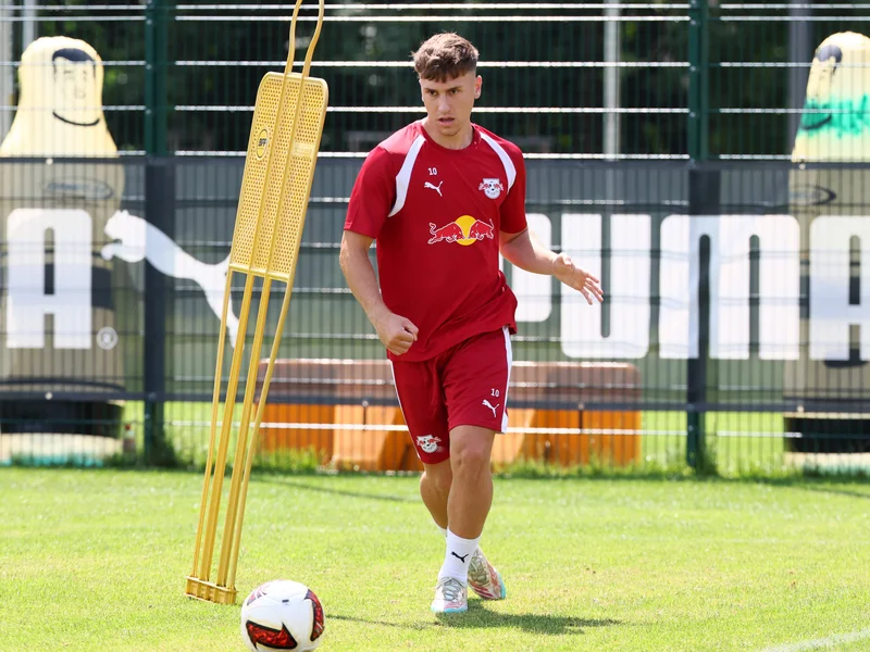 Gruda Secures Leipzig Loan with Permanent Move Expected from Brighton
