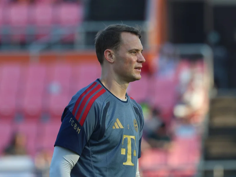 Manuel Neuer's Rib Injury Fails to Derail Bayern's Double-Winning Campaign