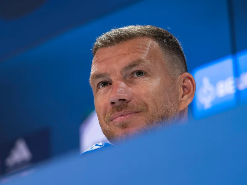 Edin Dzeko Extends Schalke Stay, Set for Bundesliga Return at 40