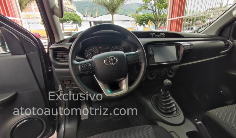 2022 Toyota Hilux D-cab SR lleno