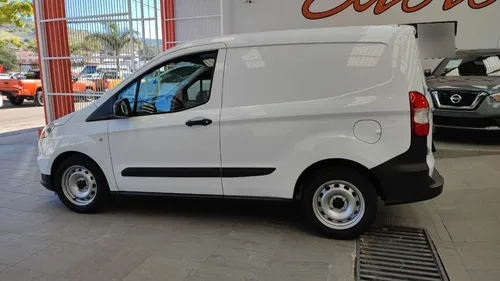 2022 Ford Transit Courier Sin puerta lateral lleno