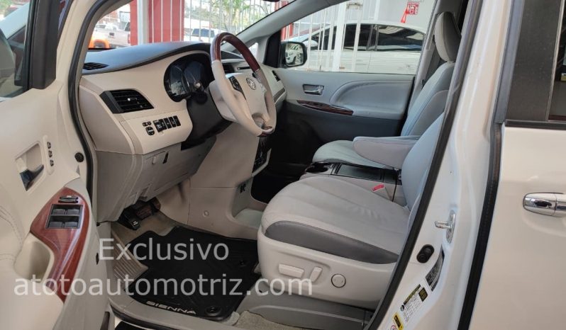 2014 Toyota Sienna Limited lleno