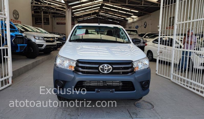 2023 Toyota Hilux Cabina Chasis lleno