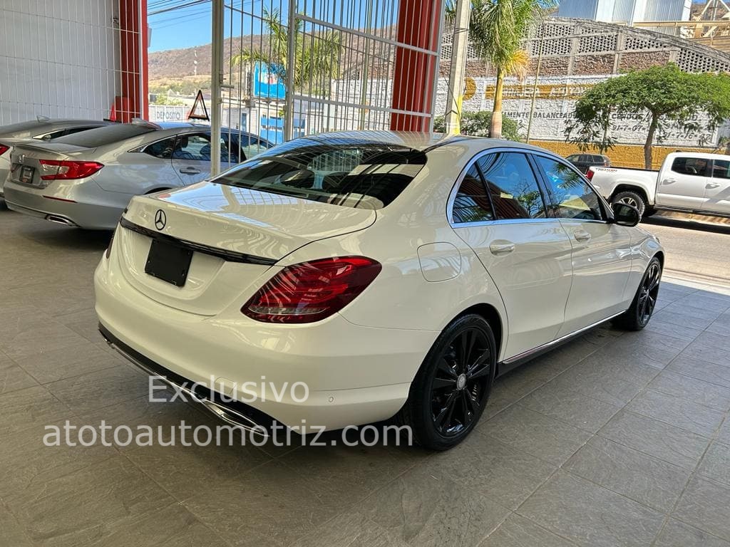Mercedes-Benz Clase C 2017 200 CGI SPORT Automático Blanco