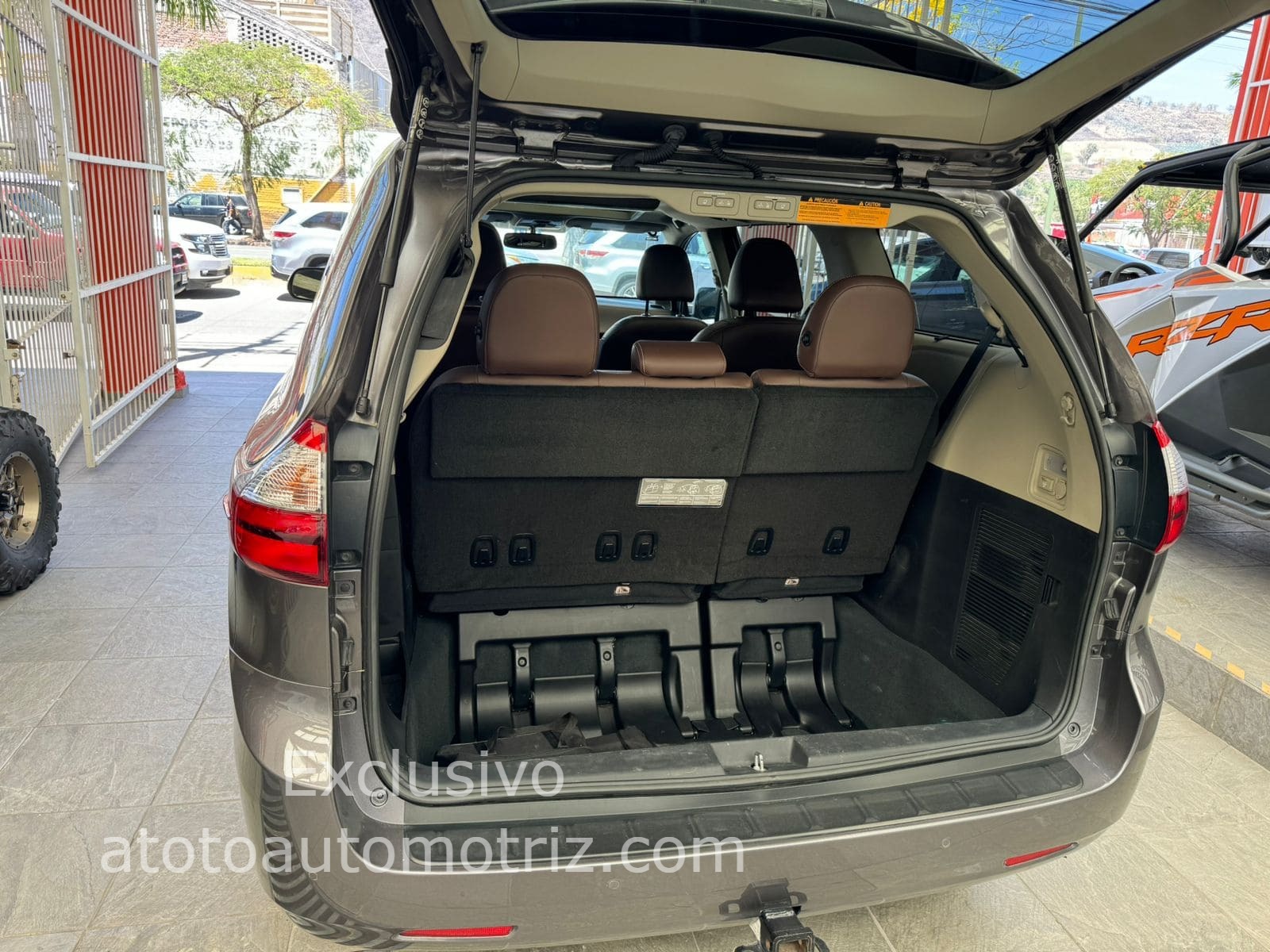 Toyota Sienna 2019 Limited Automático Gris