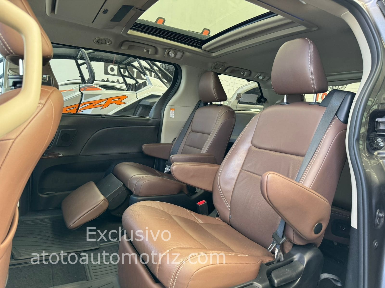 Toyota Sienna 2019 Limited Automático Gris