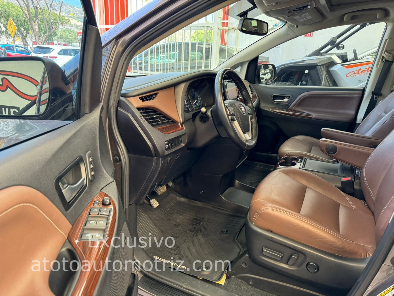 Toyota Sienna 2019 Limited Automático Gris