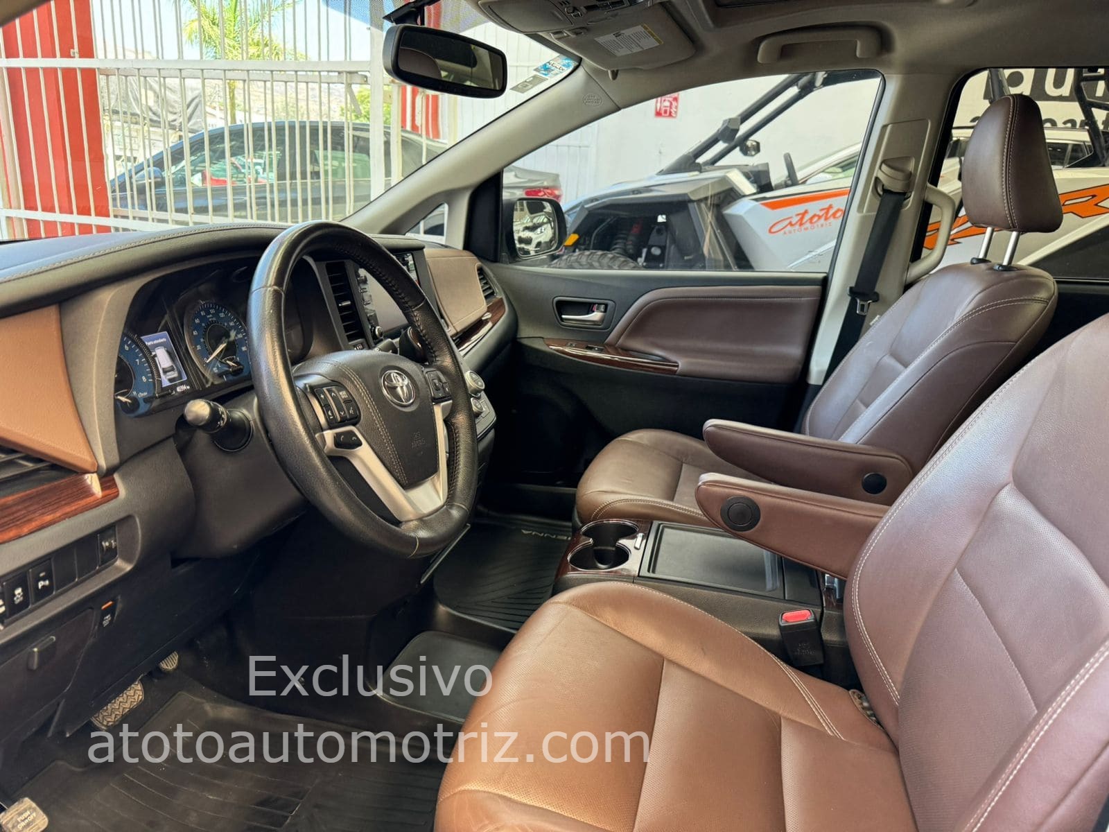 Toyota Sienna 2019 Limited Automático Gris
