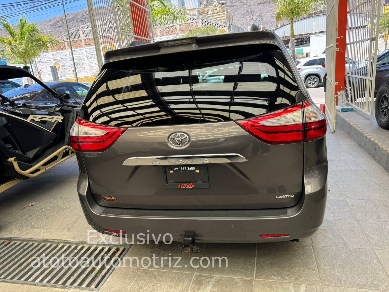 Toyota Sienna 2019 Limited Automático Gris