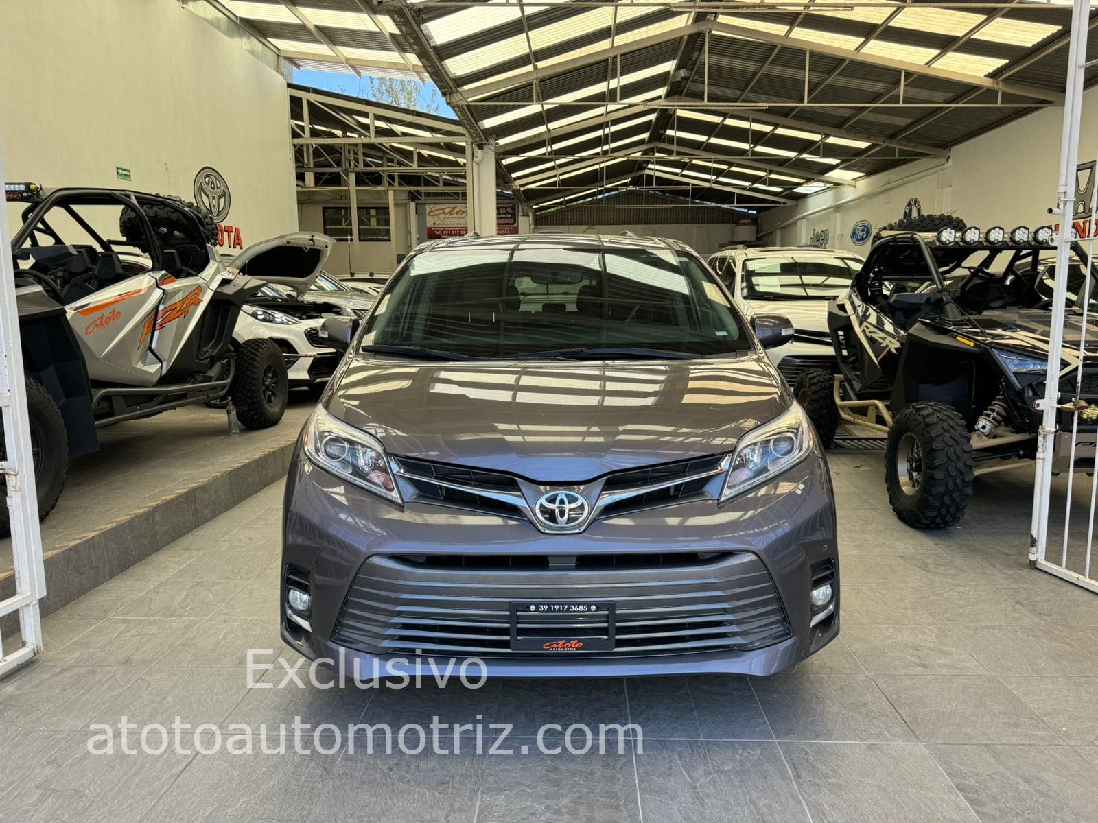 Toyota Sienna 2019 Limited Automático Gris