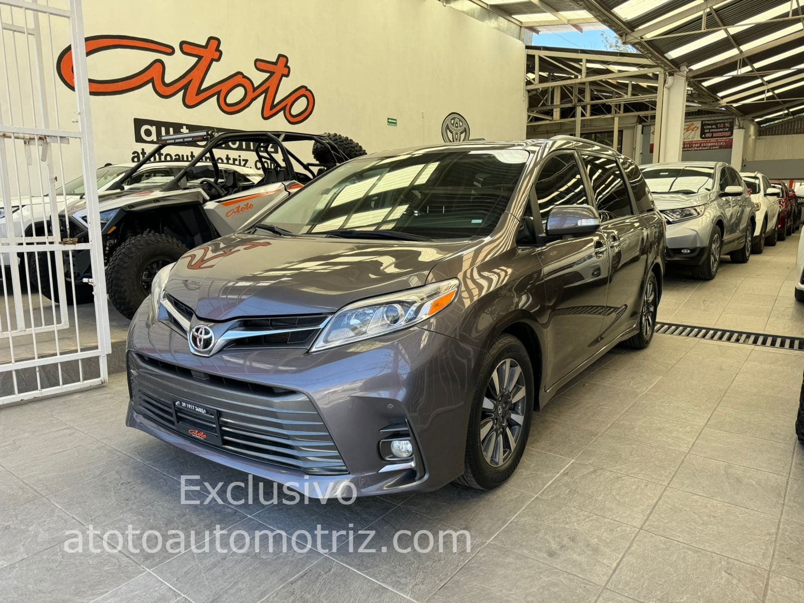 Toyota Sienna 2019 Limited Automático Gris