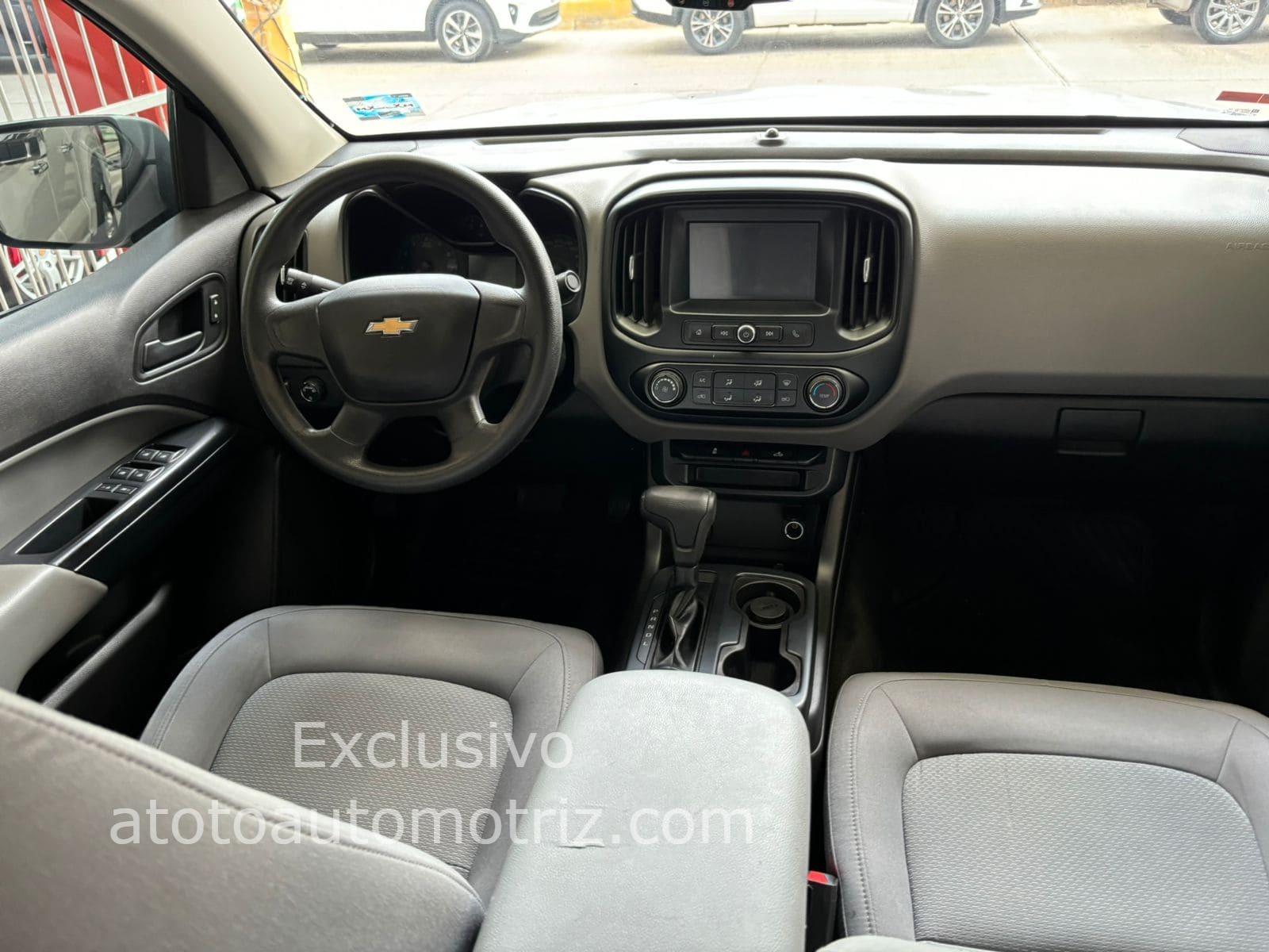 Chevrolet Colorado 2018 Doble Cabina 4x2 paq A Automático Plata