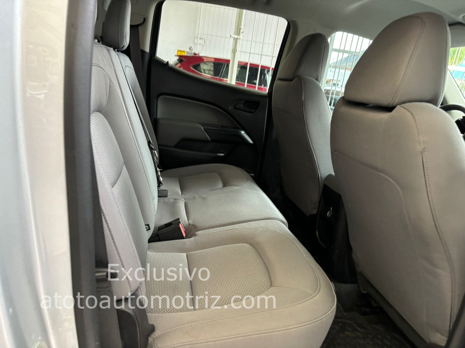 Chevrolet Colorado 2018 Doble Cabina 4x2 paq A Automático Plata