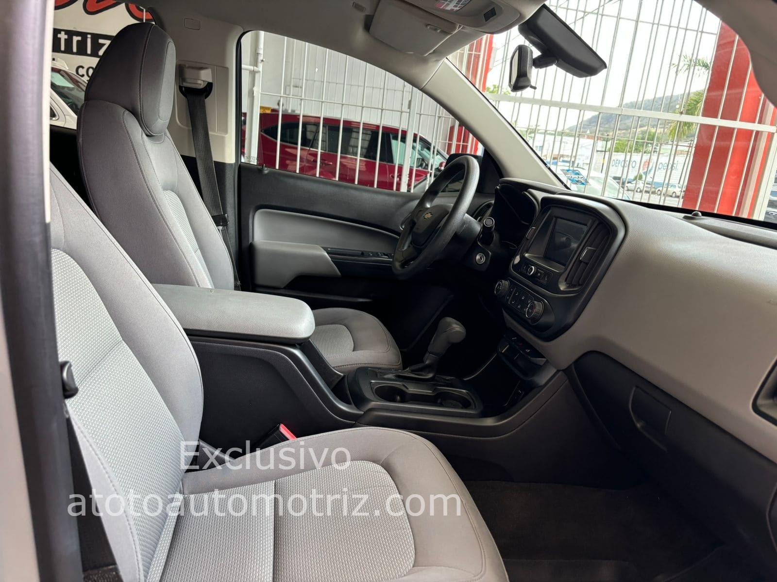 Chevrolet Colorado 2018 Doble Cabina 4x2 paq A Automático Plata