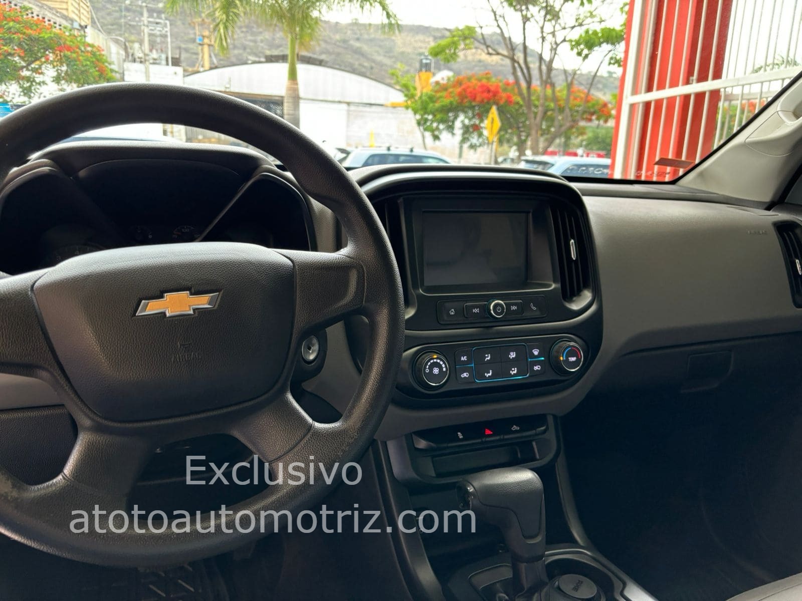 Chevrolet Colorado 2018 Doble Cabina 4x2 paq A Automático Plata