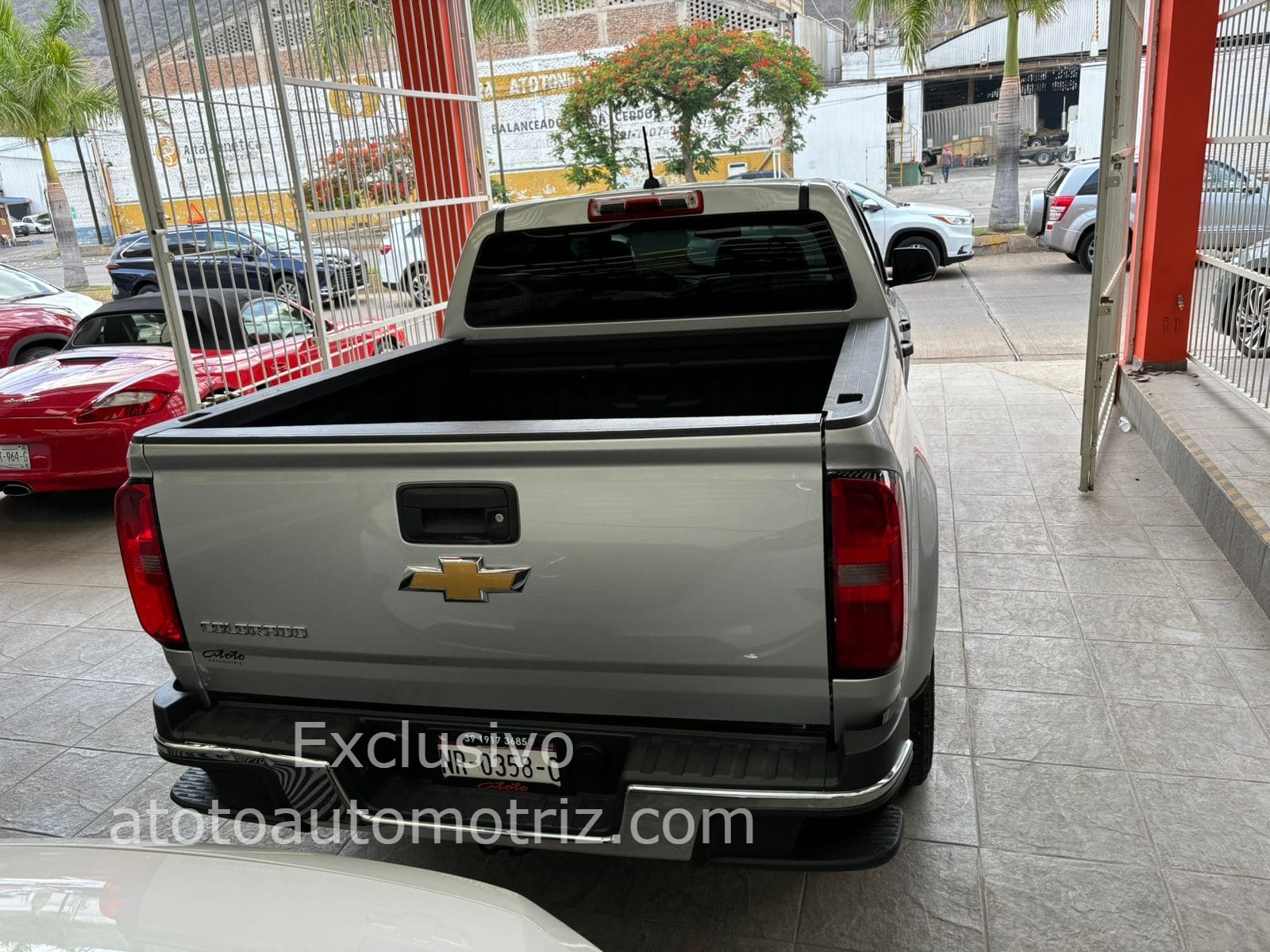 Chevrolet Colorado 2018 Doble Cabina 4x2 paq A Automático Plata