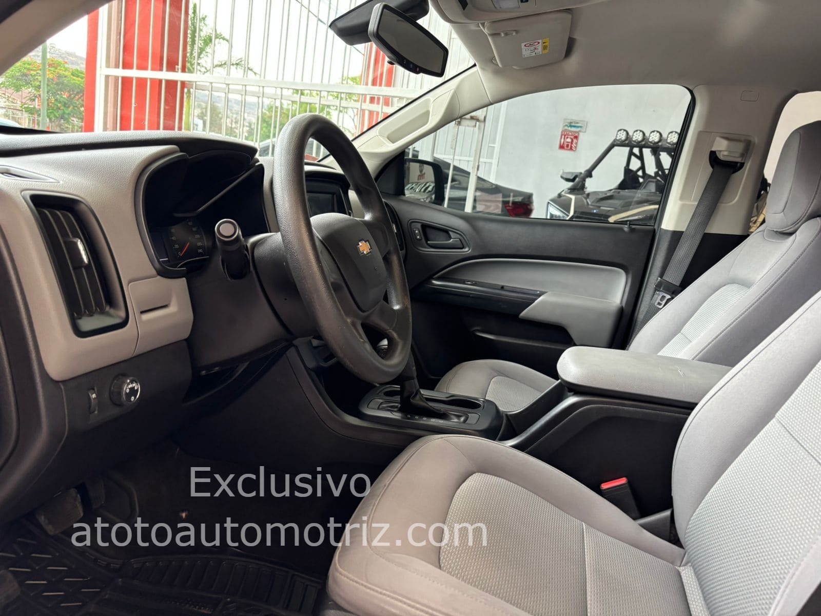 Chevrolet Colorado 2018 Doble Cabina 4x2 paq A Automático Plata