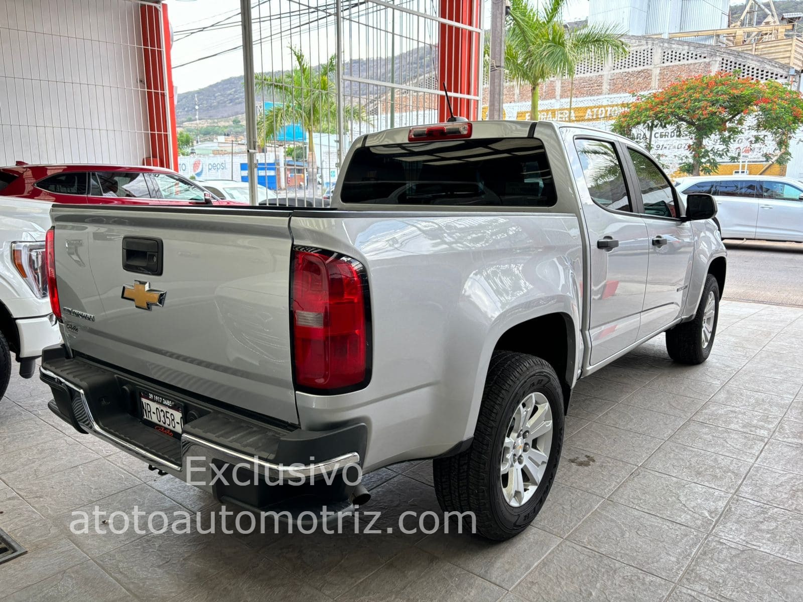 Chevrolet Colorado 2018 Doble Cabina 4x2 paq A Automático Plata