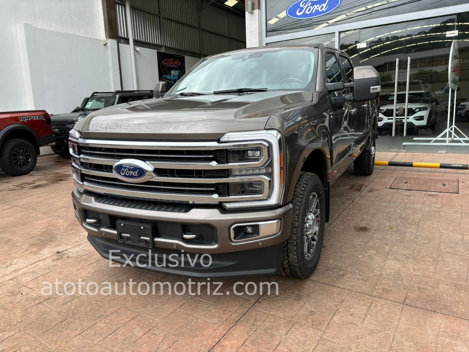 Ford F250 2023 Súper Duty LIMITED Diesel Automático Gris