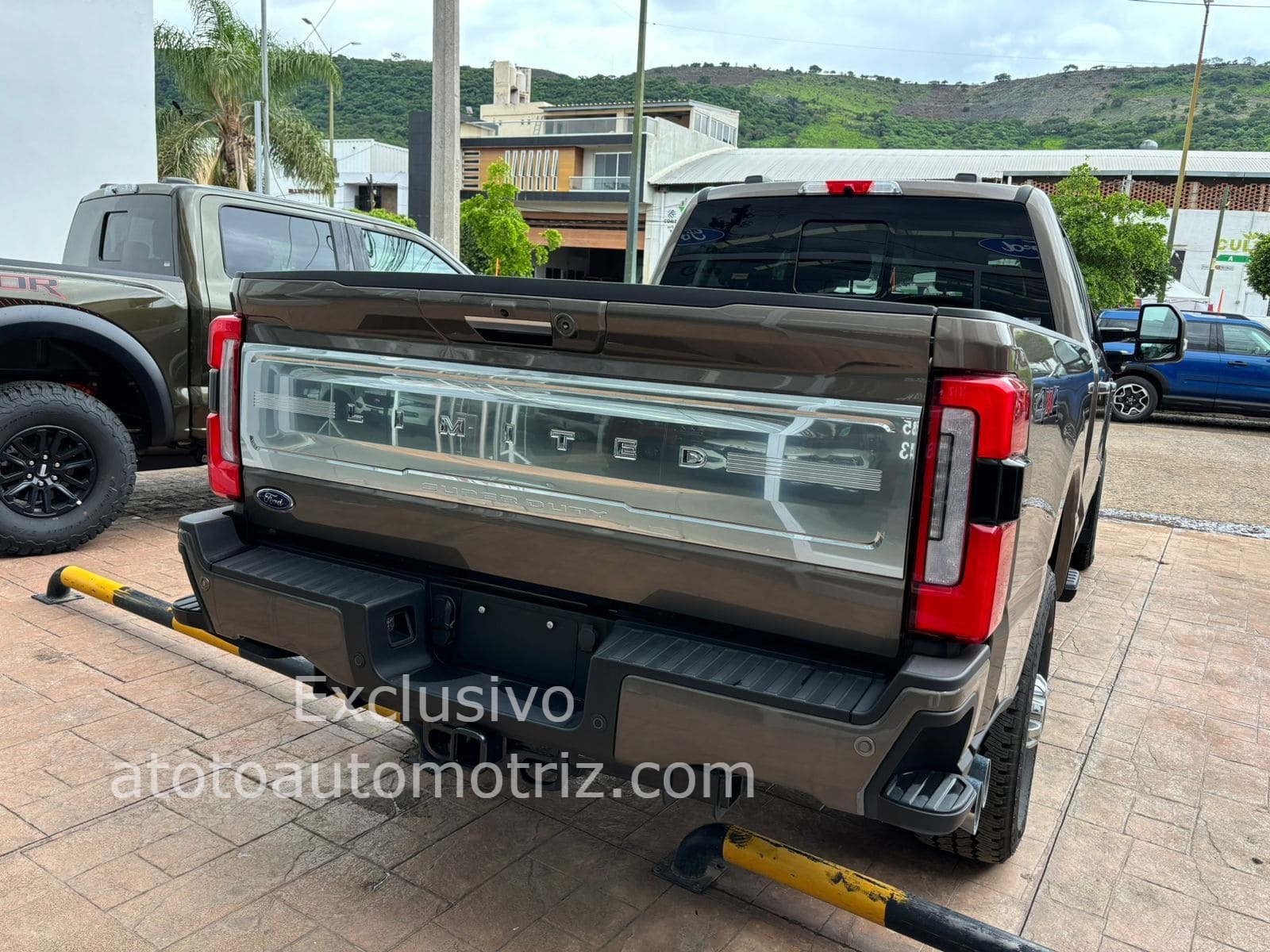 Ford F250 2023 Súper Duty LIMITED Diesel Automático Gris
